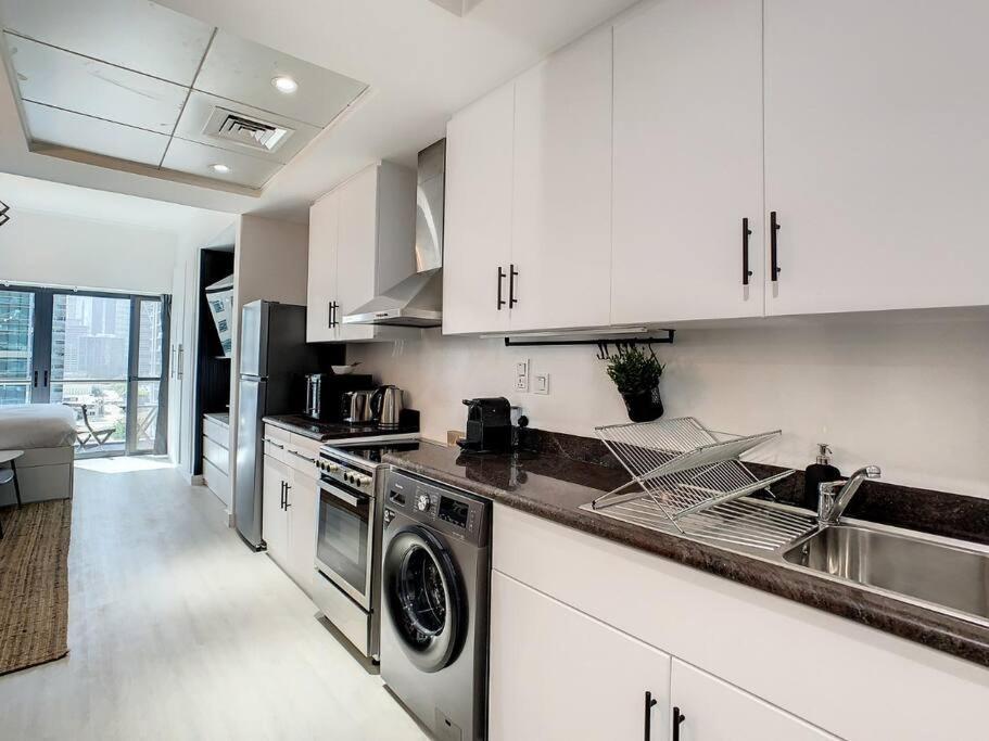 Luxury Modern Studio In Jlt With Amazing View & Rooftop Pool - Sleeps 3 Ντουμπάι Εξωτερικό φωτογραφία