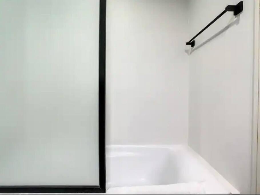 Luxury Modern Studio In Jlt With Amazing View & Rooftop Pool - Sleeps 3 Ντουμπάι Εξωτερικό φωτογραφία