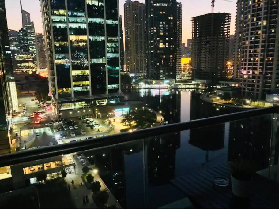 Luxury Modern Studio In Jlt With Amazing View & Rooftop Pool - Sleeps 3 Ντουμπάι Εξωτερικό φωτογραφία