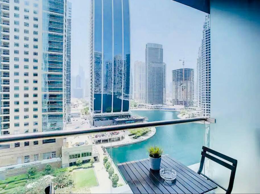 Luxury Modern Studio In Jlt With Amazing View & Rooftop Pool - Sleeps 3 Ντουμπάι Εξωτερικό φωτογραφία